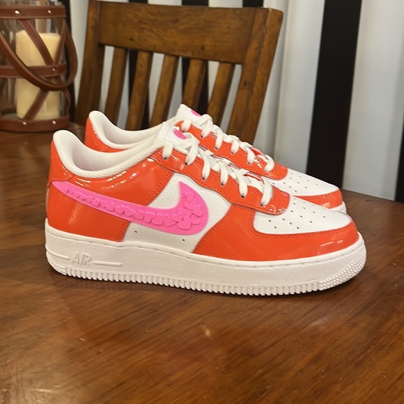Nike Air Force 1 LV8 Valentines Day Heart Shoes Sneakers GS Youth 6 Women’s 7.5 - Picture 3 of 16